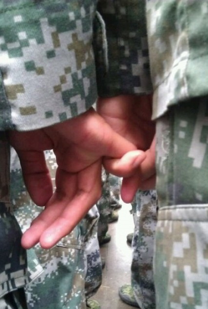 当兵的伤不起啊综合gif搞笑图片