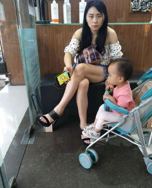 偷拍最尴尬的时刻综合gif搞笑图片