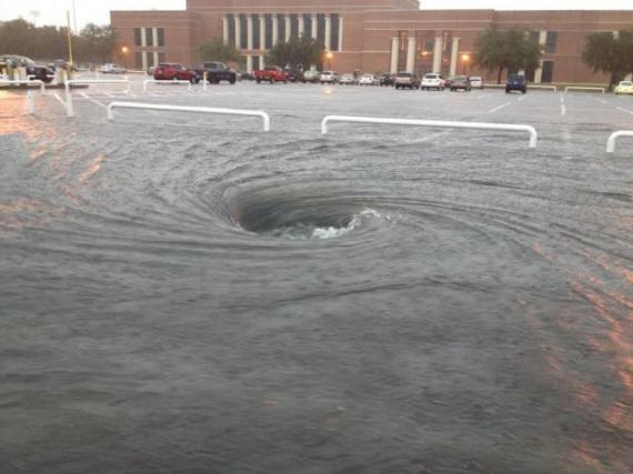 好可怕的马路综合gif搞笑图片