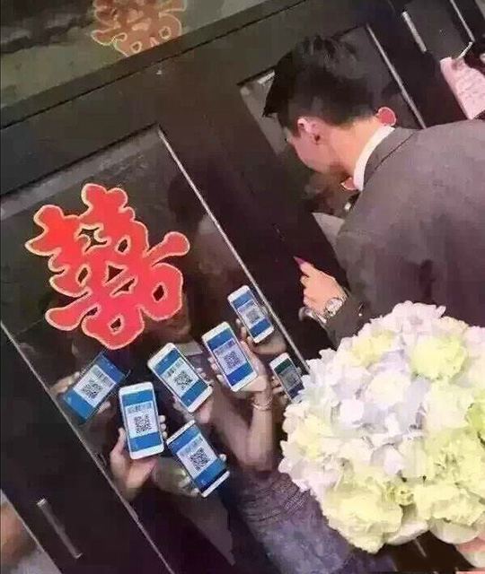 简单粗暴与时俱进的伴娘团综合gif搞笑图片