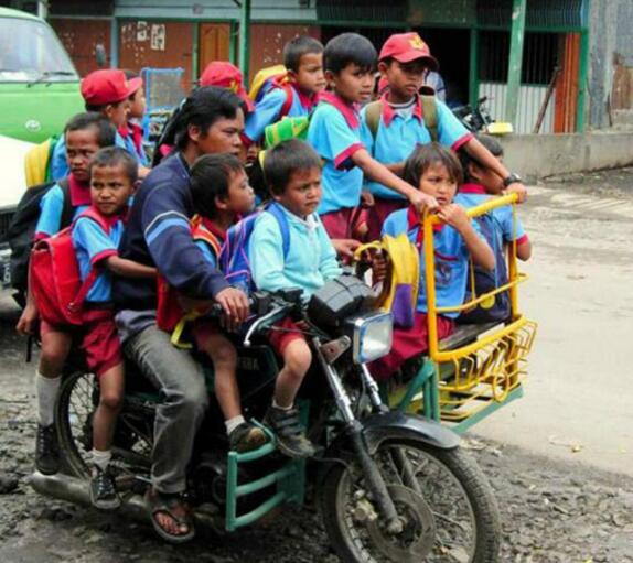 三哥的校车综合gif搞笑图片