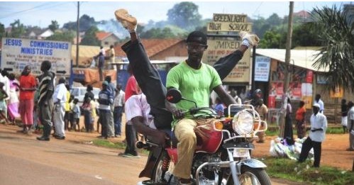 玩杂技是么！综合gif搞笑图片