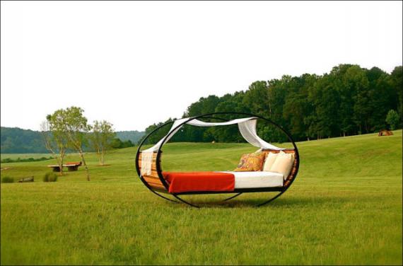 草地上的惬意生活综合gif搞笑图片