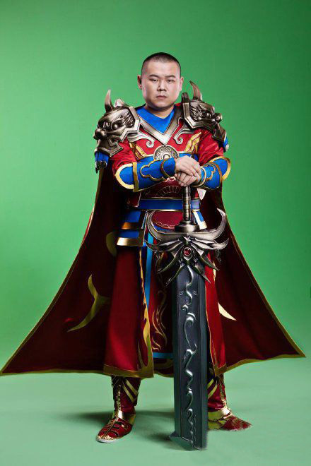 再丑的男人，有钱后也可以帅的无与伦比综合gif搞笑图片