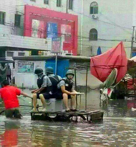 最顶级的运钞车综合gif搞笑图片