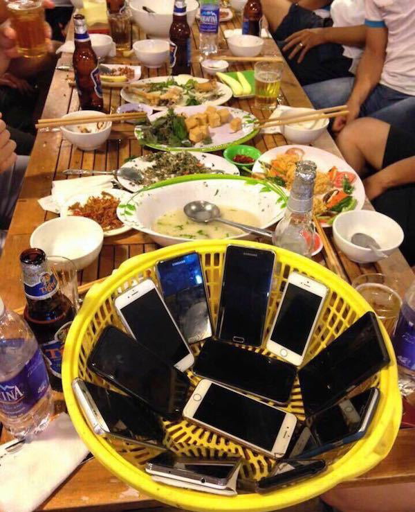 谁的手机先响，谁买单综合gif搞笑图片