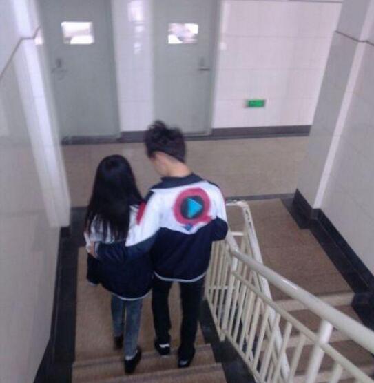 好熟悉的标志综合gif搞笑图片