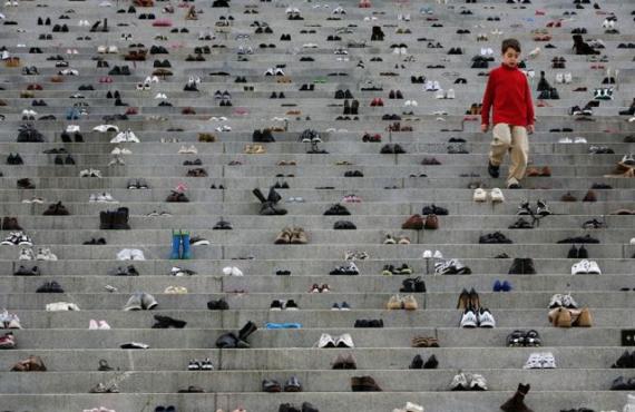 鞋子开会综合gif搞笑图片