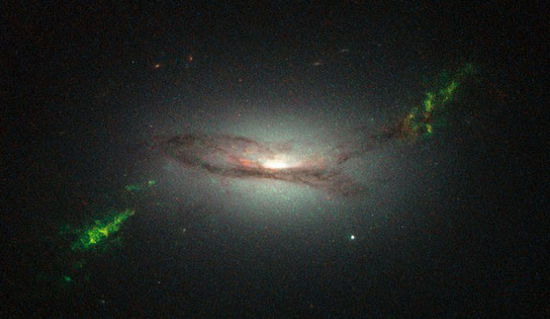 哈勃望远镜拍到诡异太空绿光综合gif搞笑图片