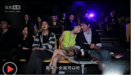 这是在看电影？综合gif搞笑图片