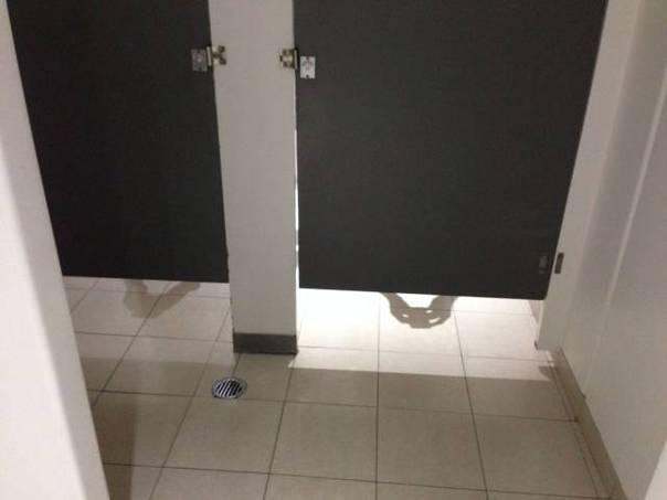 上厕所的时候综合gif搞笑图片