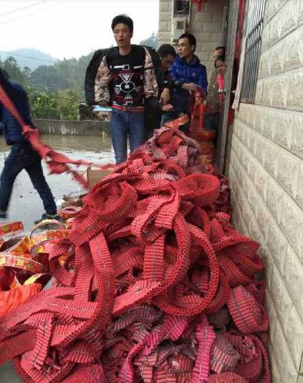 自己点的炮，跪着也要炸完综合gif搞笑图片