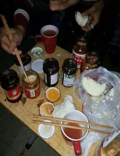 七菜一汤，不要问为什么，有钱任性综合gif搞笑图片