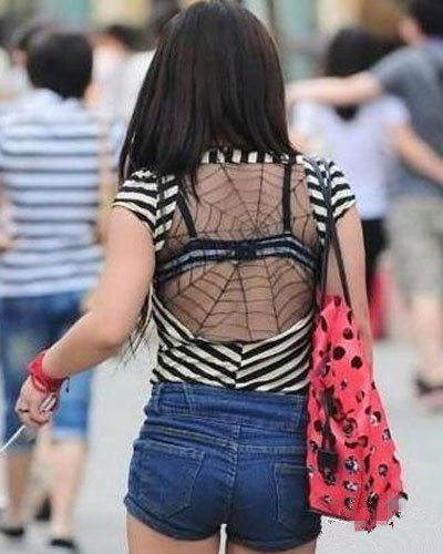 闹市惊现蜘蛛精综合gif搞笑图片