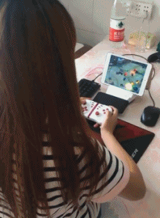 厉害了妹子，一看就知道是专业级别的玩家综合gif搞笑图片