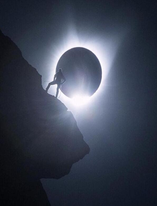 日全食最牛的一张综合gif搞笑图片