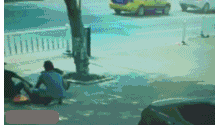 来了，又来了，快跑！综合gif搞笑图片