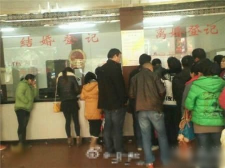 这年头离婚的太多了。。。综合gif搞笑图片