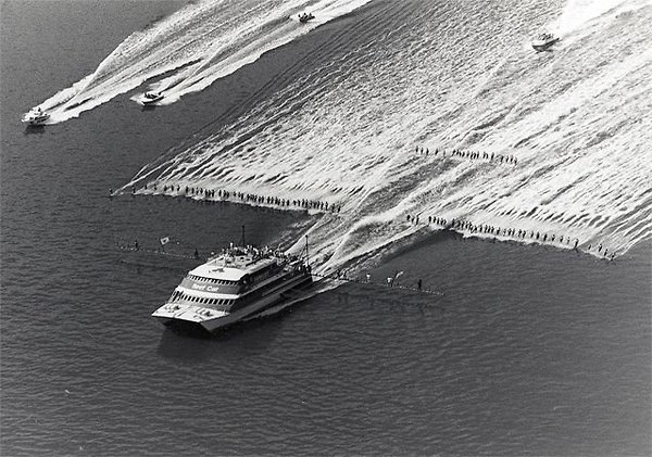 冲击滑水世界纪录？综合gif搞笑图片