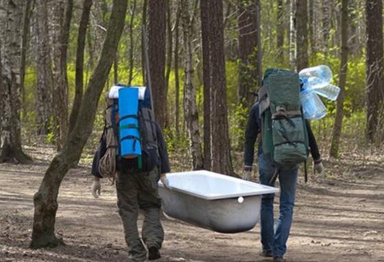 到哪也得洗个澡，两个爱干净的骚年综合gif搞笑图片