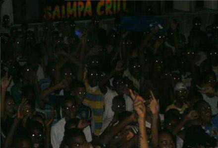 在非洲，夜总会真的是个很恐怖的地方综合gif搞笑图片