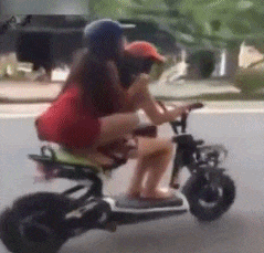 唉女司机开什么车都一样综合gif搞笑图片