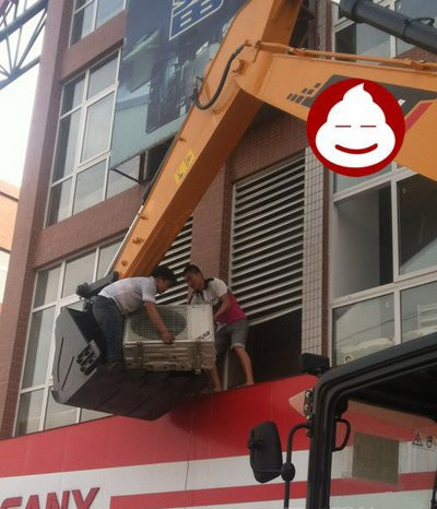 神一样的空调安装工人，膜拜了综合gif搞笑图片