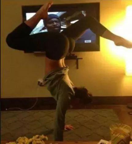 产科医生：再用力一点，头已经出来了综合gif搞笑图片