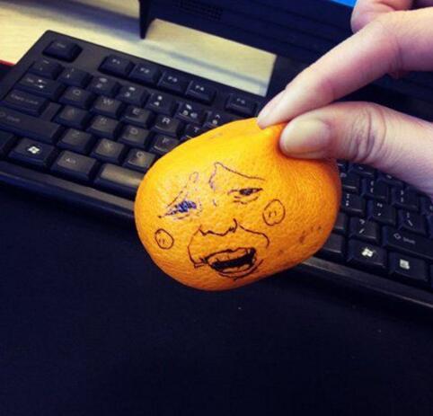 同事送我的橘子君这表情我到底次不次植物gif搞笑图片