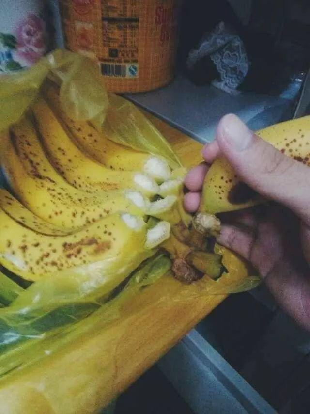 我只想吃一根最爱的香蕉植物gif搞笑图片