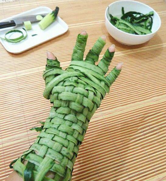 黄瓜的新用法植物gif搞笑图片