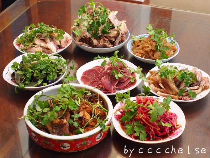 香菜——我妈手中的摆盘之魂植物gif搞笑图片