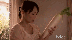 这么大根萝卜，想想就激动，该怎么吃呢？植物gif搞笑图片