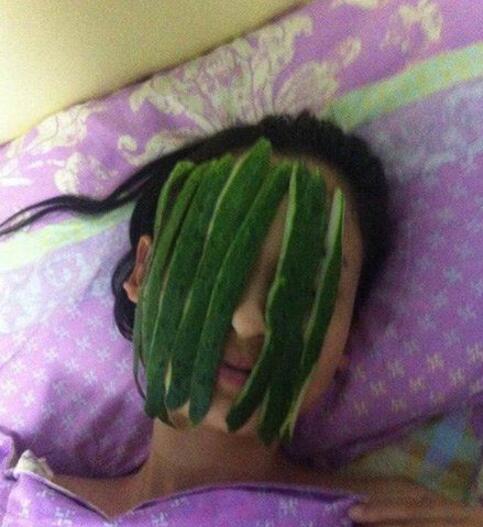 这个黄瓜我是不是切的不对？植物gif搞笑图片