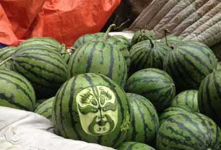 如今卖西瓜是个艺术活植物gif搞笑图片