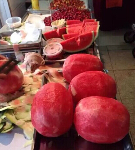 西瓜就应该这样卖，业界良心植物gif搞笑图片