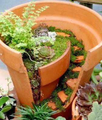 破碎的盆景植物gif搞笑图片