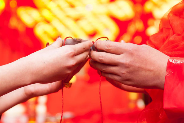 内蒙古娶媳妇彩礼多少钱?三金和衣服总体来说比较高