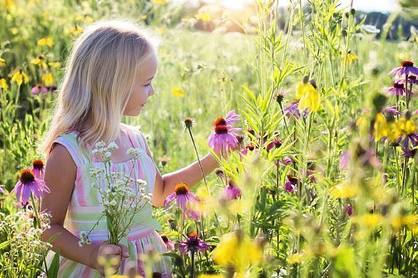 八月出生的女孩取名 八月女孩取名宝典