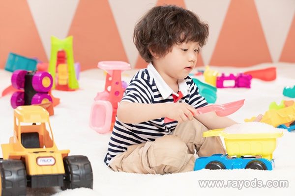 又短又顺口的英文名男 根据中文谐音取英文名男孩