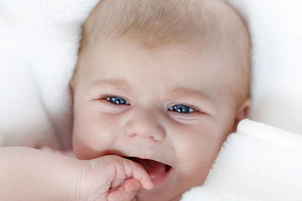 刚出生的女儿取什么名字好 女儿出生取名字大全