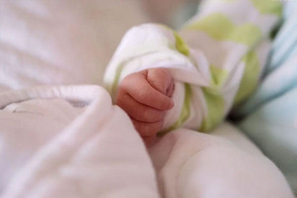 龙年最忌哪个月出生，不想宝宝命太苦避开3个烂龙月