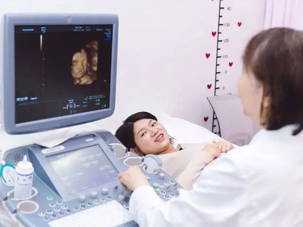 医生说宝宝趴着原来有暗示，已生妈妈说不配合多半是男孩