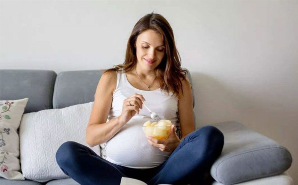 为啥怀孕后都说躺女儿睡儿子，胎动活跃更容易生儿子吗？