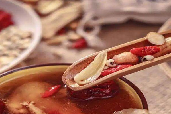 女性补气血的偏方有哪些？8个偏方照样美丽动人