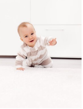 宝宝的爬行阶段需重视