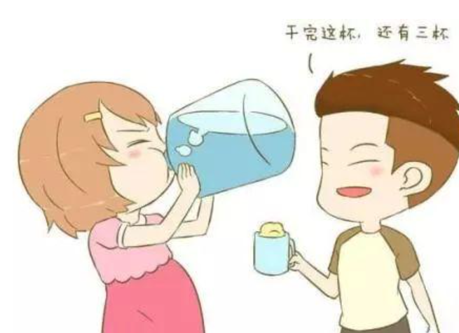 多喝水有助于女性怀孕