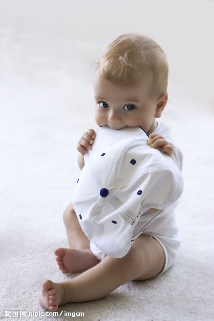 婴儿头颅血肿的形成