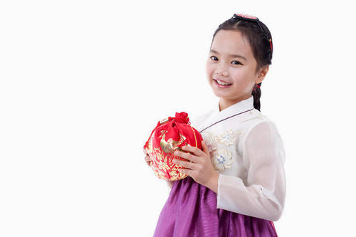 在冬天新生儿所居处要如何调整室内温度