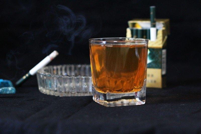 怀孕期远离烟和酒